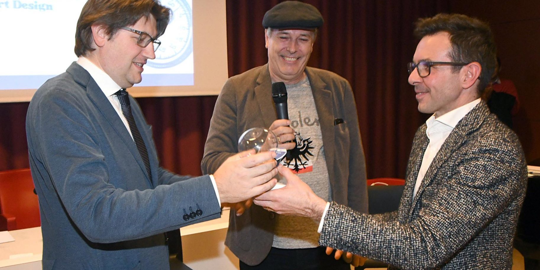 HOD winning 1st prize at 120 Secondi Award HOD winning 1st prize at 120 Secondi Award